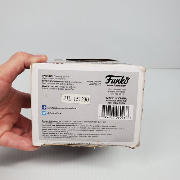 Funko Pop Heroes! Batman v Superman 85 Superman Vaulted NIB, Box Has Damage - Picture 6 of 8